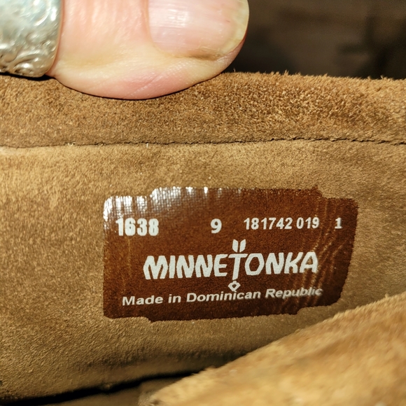 Minnetonka  Suede Fringe boots - Picture 3 of 7